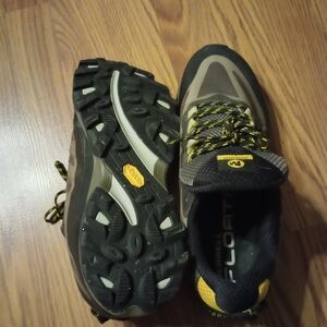Men's Merrell Moab hiking trail running shoes size 10